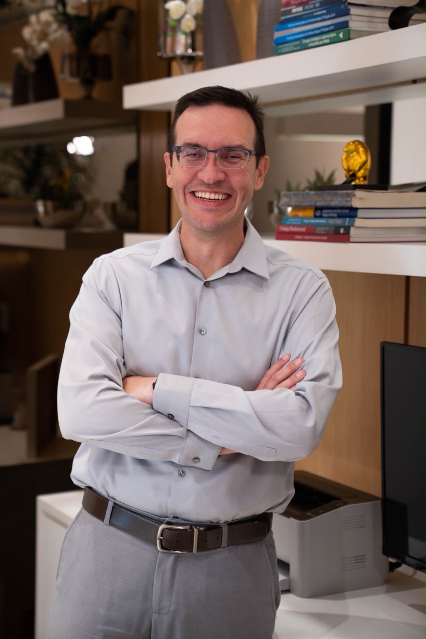 Dr. Felipe Chicoli